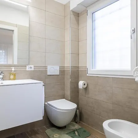 Luminoso Con Terrazzo A La Storta * Rom